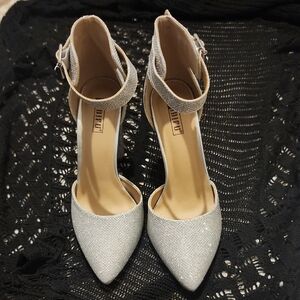 IDIFU Glittering Silver Pointed Toe Heels